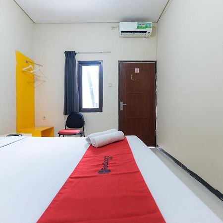 Reddoorz At Osuko Residence Sukomanunggal Jaya Sorabaya Extérieur photo