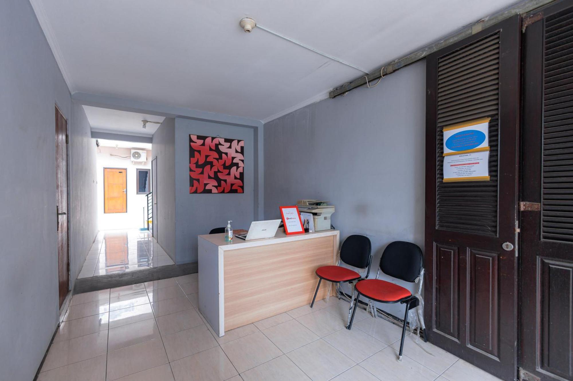Reddoorz At Osuko Residence Sukomanunggal Jaya Sorabaya Extérieur photo