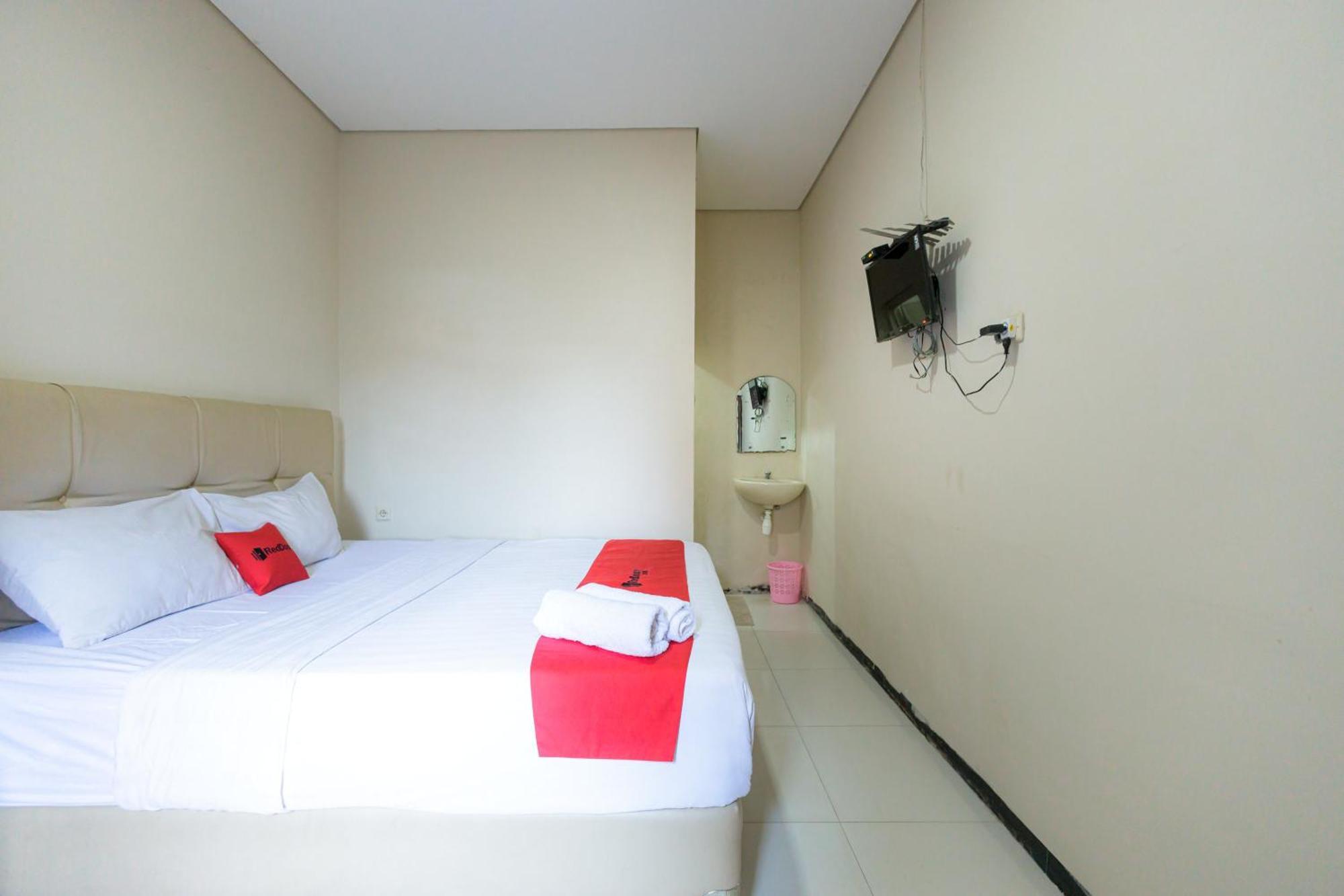 Reddoorz At Osuko Residence Sukomanunggal Jaya Sorabaya Extérieur photo