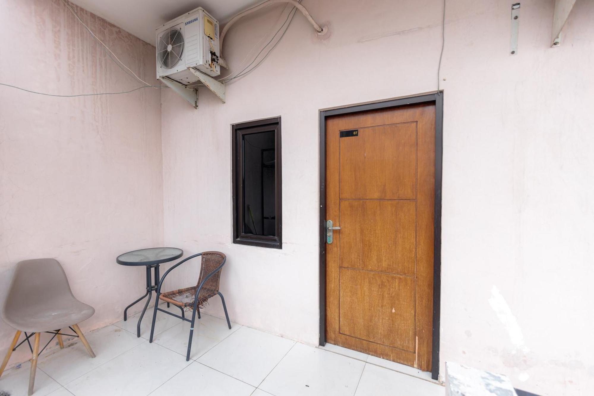 Reddoorz At Osuko Residence Sukomanunggal Jaya Sorabaya Extérieur photo
